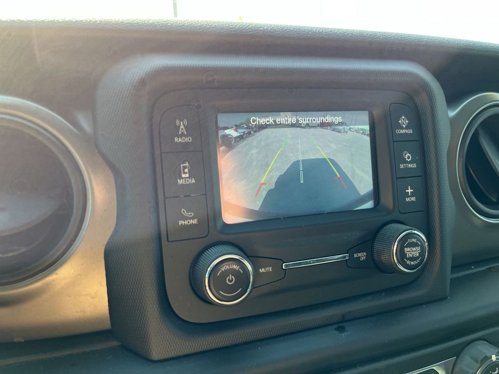 2019 Jeep Wrangler Sport photo 16