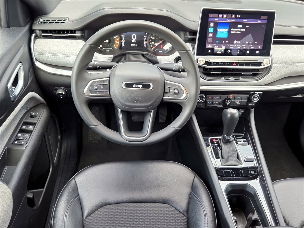 2024 Jeep Compass Latitude photo 12