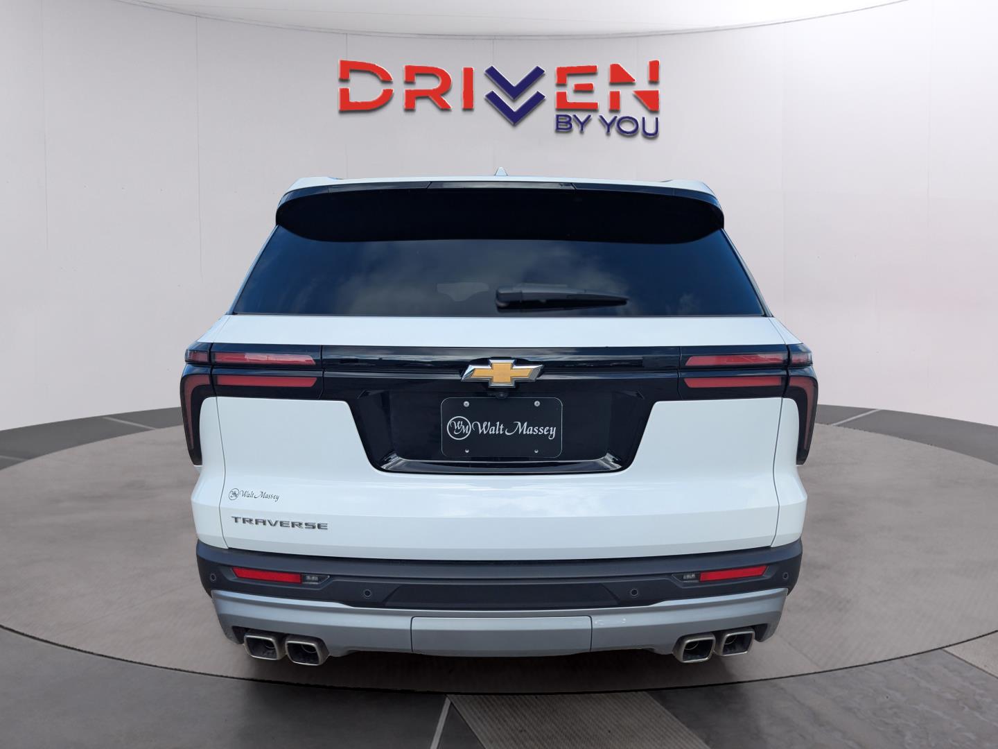 2025 Chevrolet Traverse photo 4