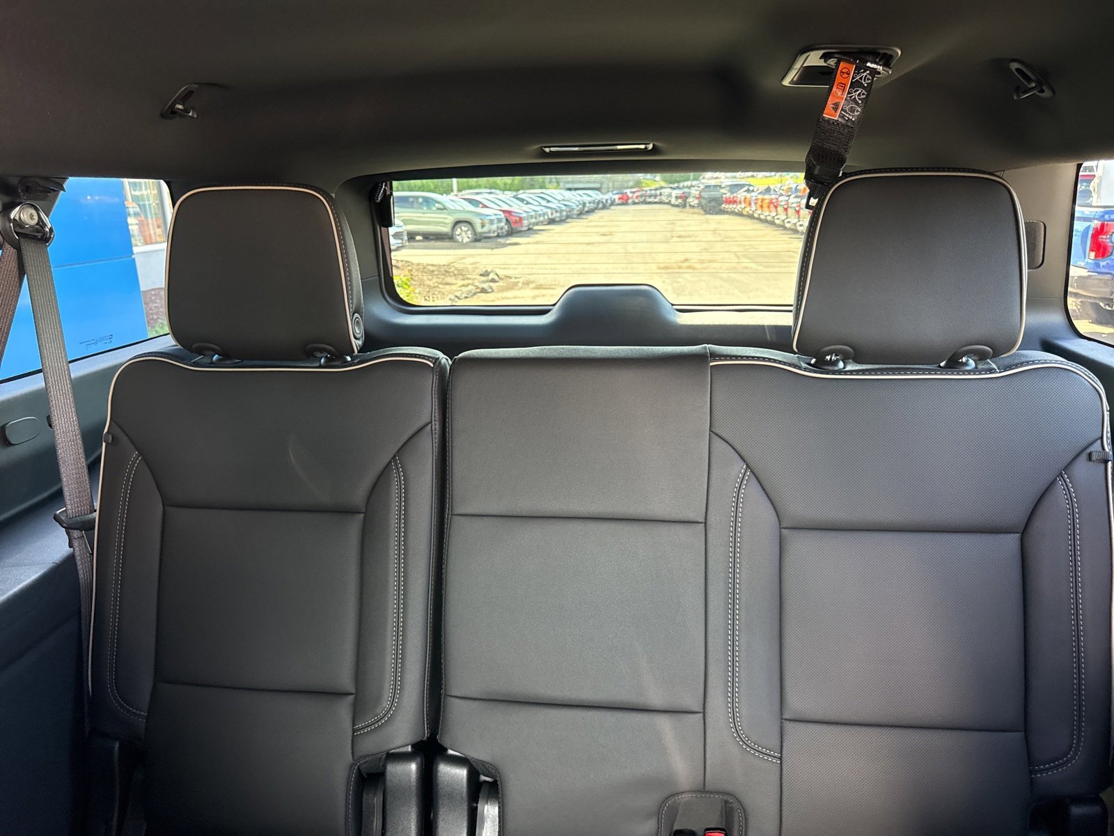2025 Chevrolet Suburban Premier photo 13