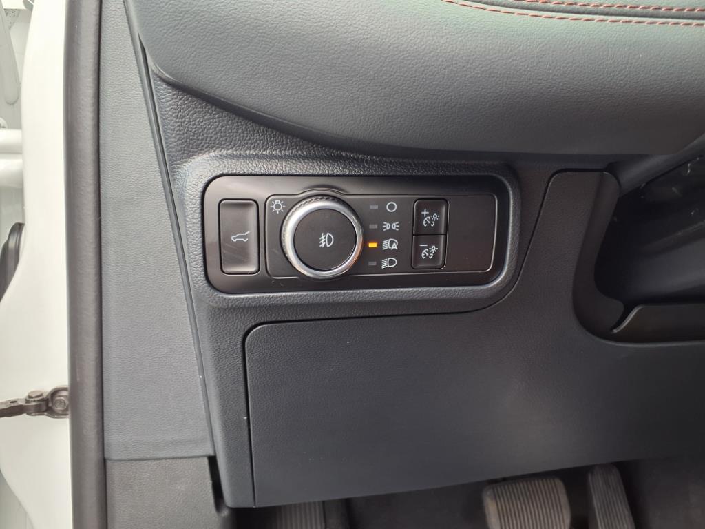 2025 Ford Explorer photo 13