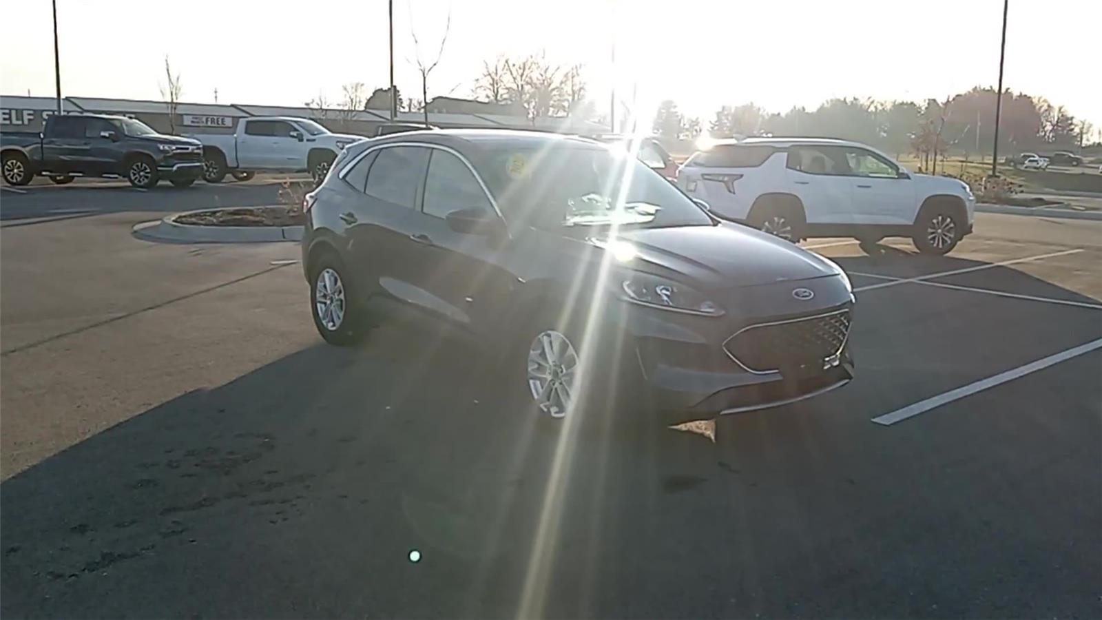 Used 2020 Ford Escape SE with VIN 1FMCU0G60LUA38848 for sale in Kansas City