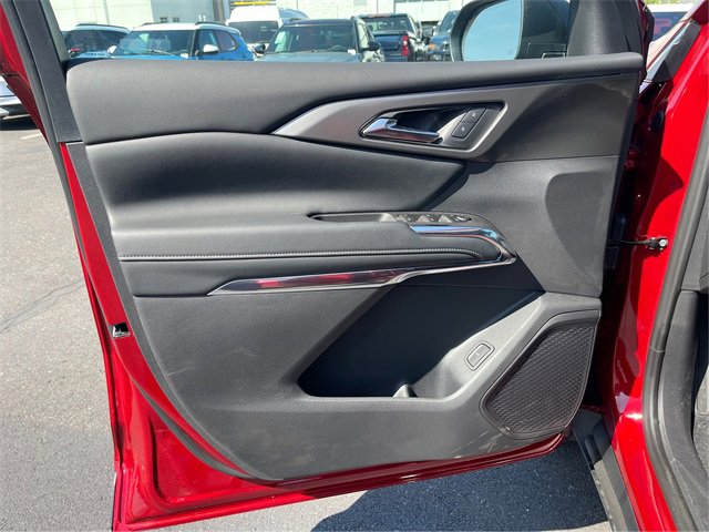 2025 Chevrolet Traverse photo 18