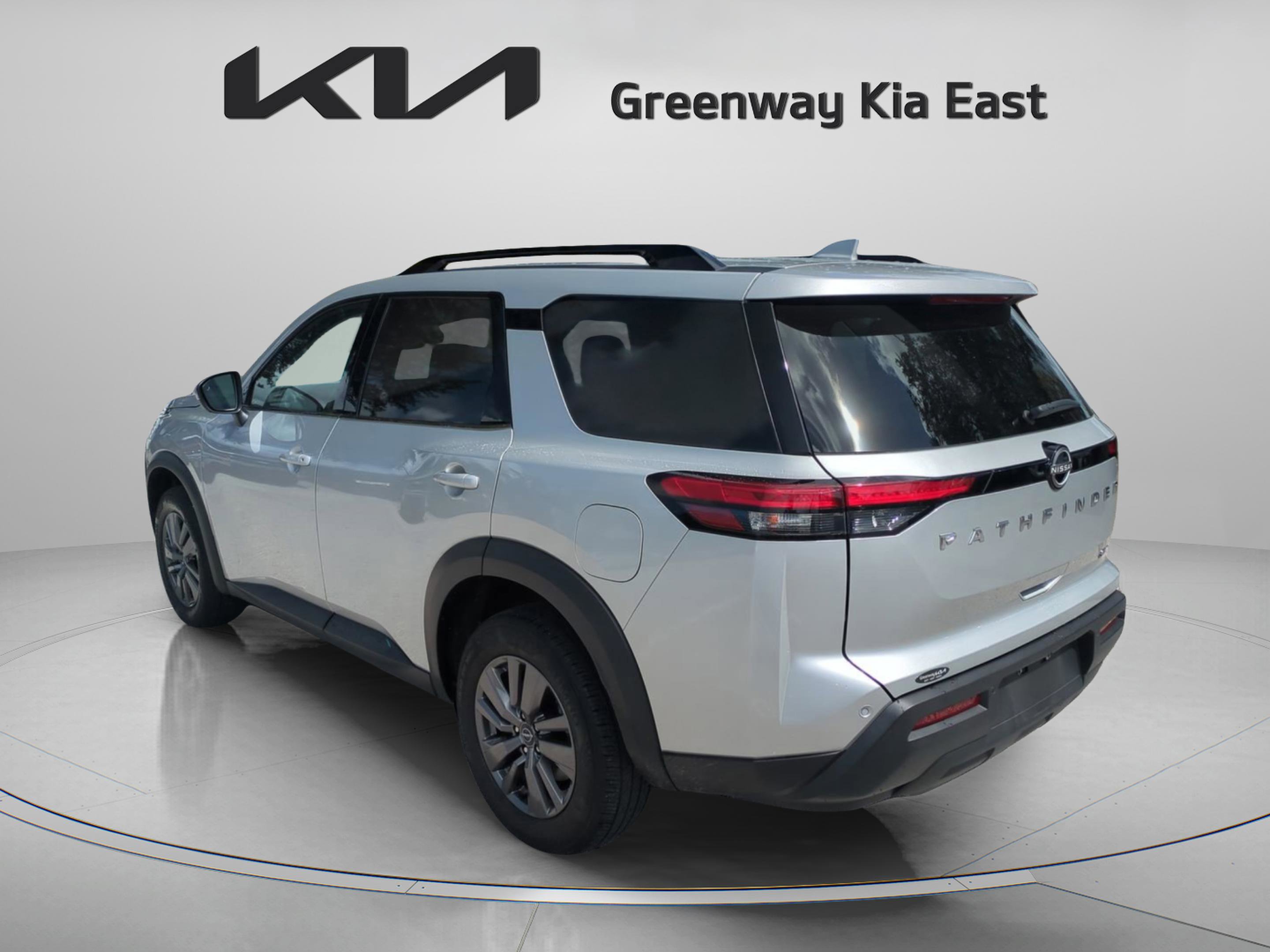 2024 Nissan Pathfinder SV photo 4