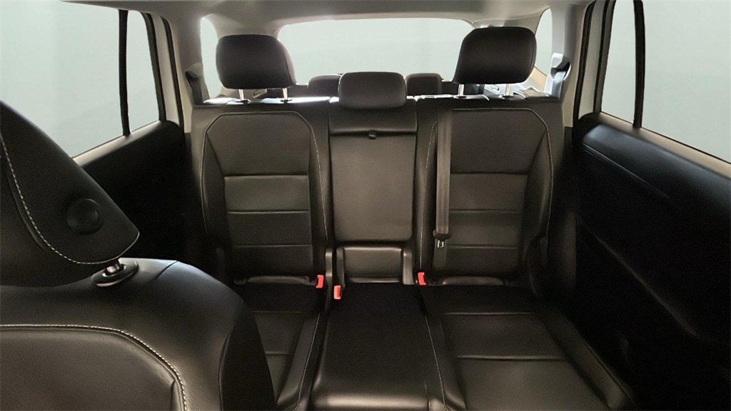 2021 Volkswagen Tiguan R-Line Black SEL photo 14
