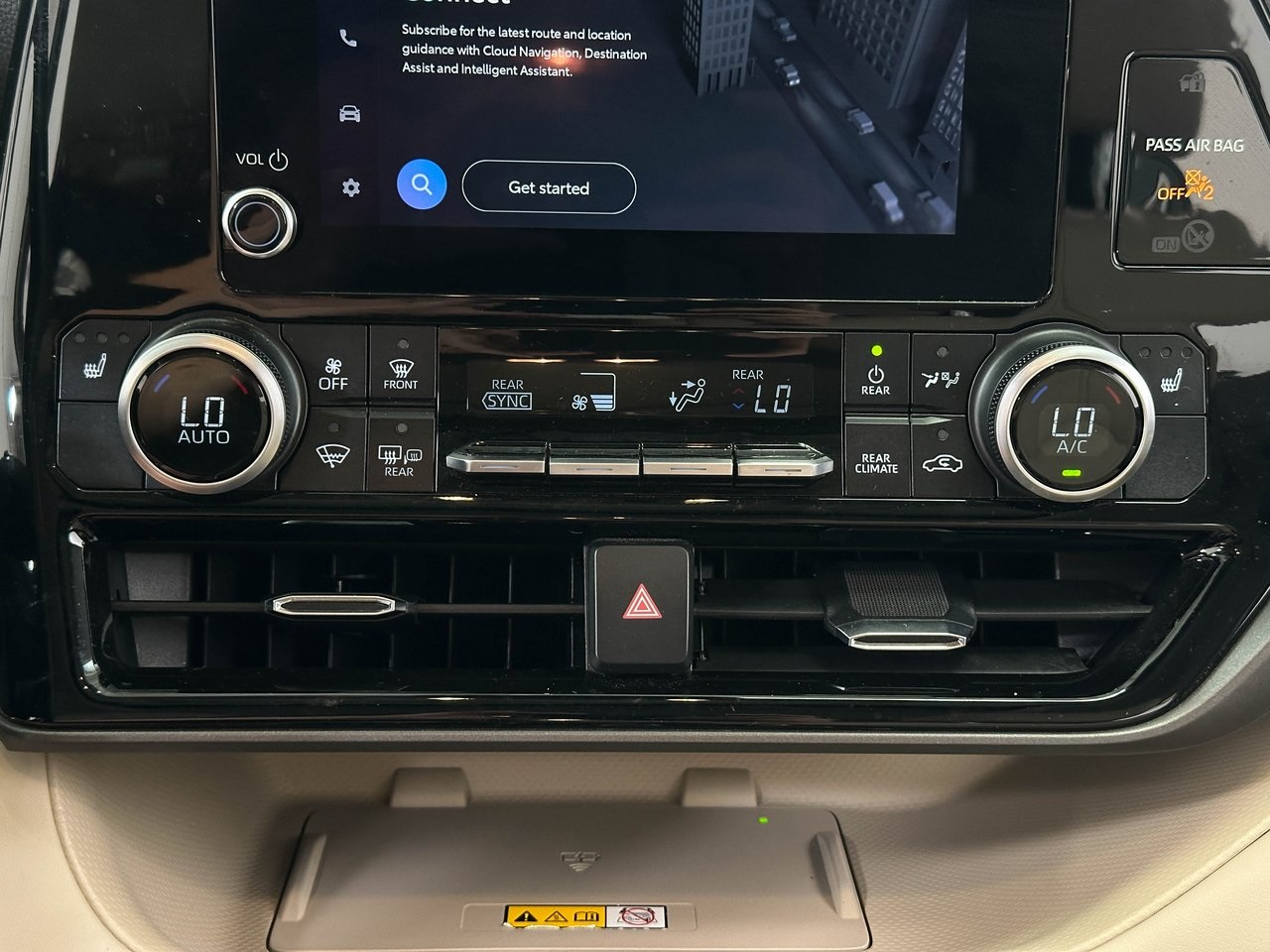 2024 Toyota Highlander Hybrid XLE photo 9