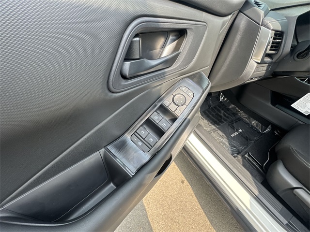 2026 Nissan Rogue S photo 13