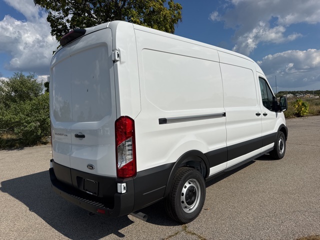 2026 Ford F-250 XLT photo 3