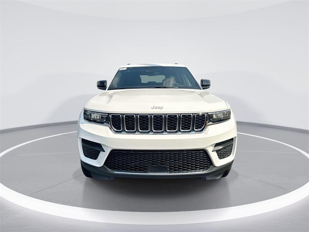 2025 Jeep Grand Cherokee Laredo X photo 3