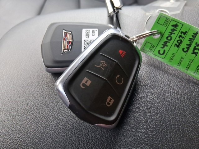 2022 Cadillac XT5 Premium Luxury photo 2