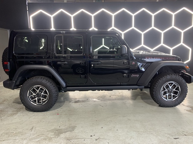 2024 Jeep Wrangler Rubicon photo 6