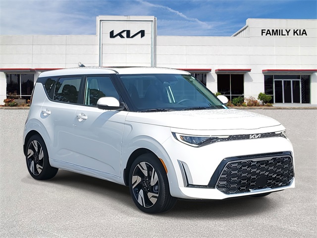 2025 Kia Soul GT-Line's photo
