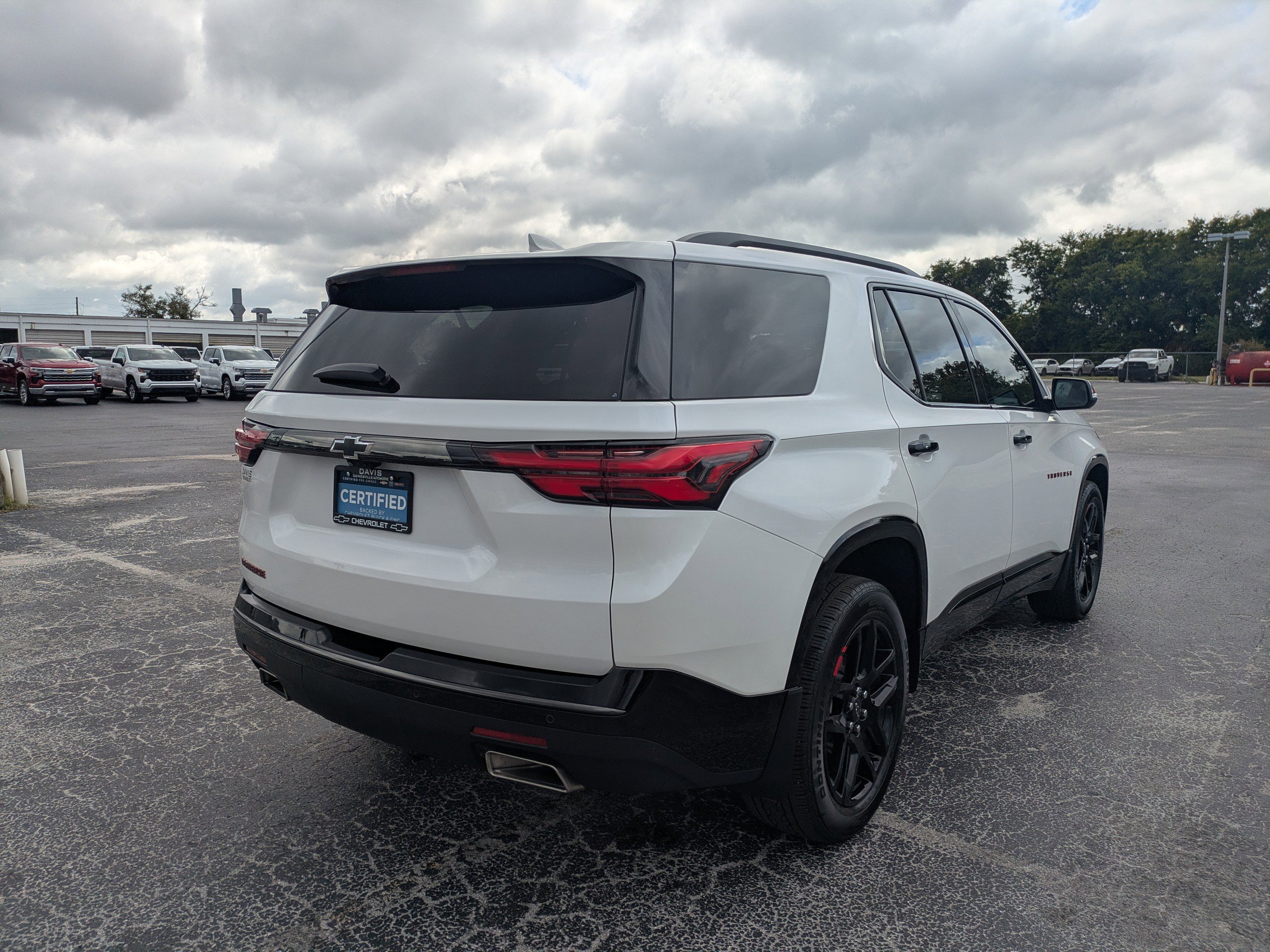 2023 Chevrolet Traverse Premier photo 3