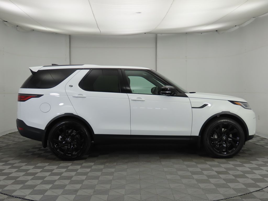 2025 Land Rover Discovery S photo 4