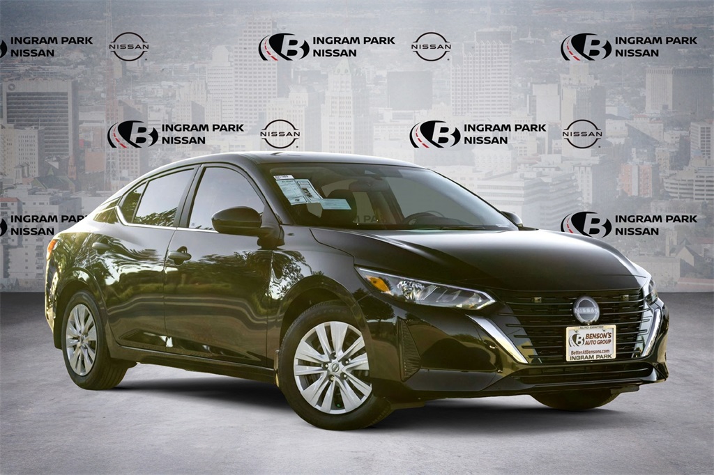 2025 Nissan Sentra S's photo