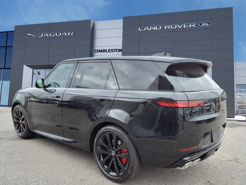 2025 Land Rover Range Rover Sport SE photo 3