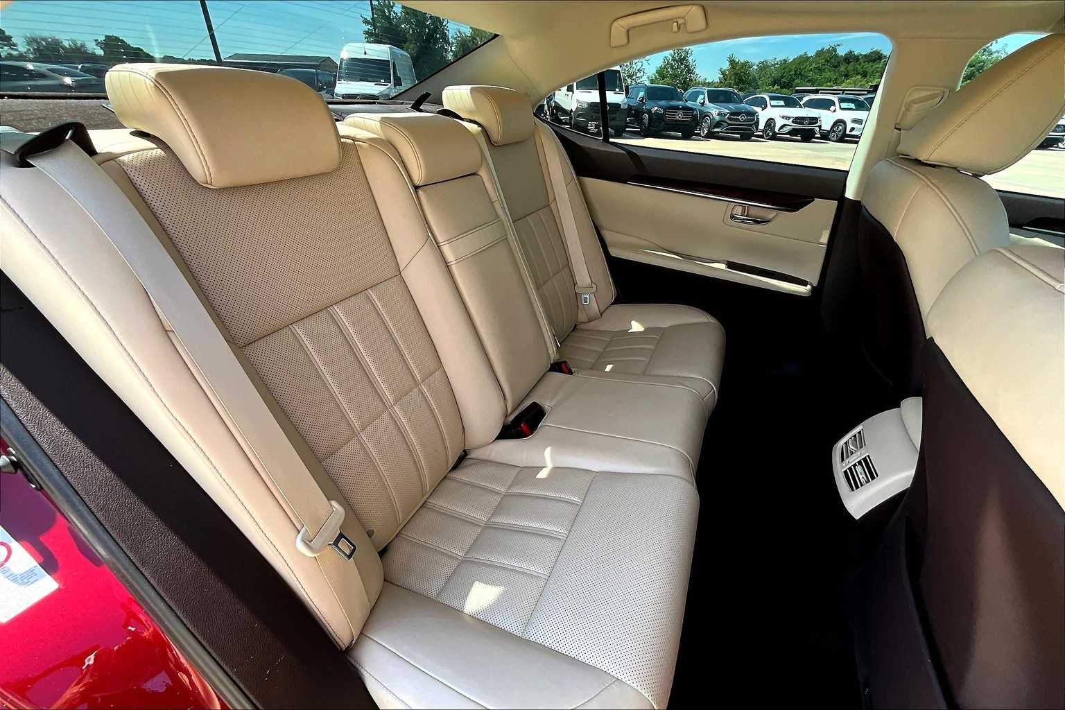 2017 Lexus ES 350 photo 17