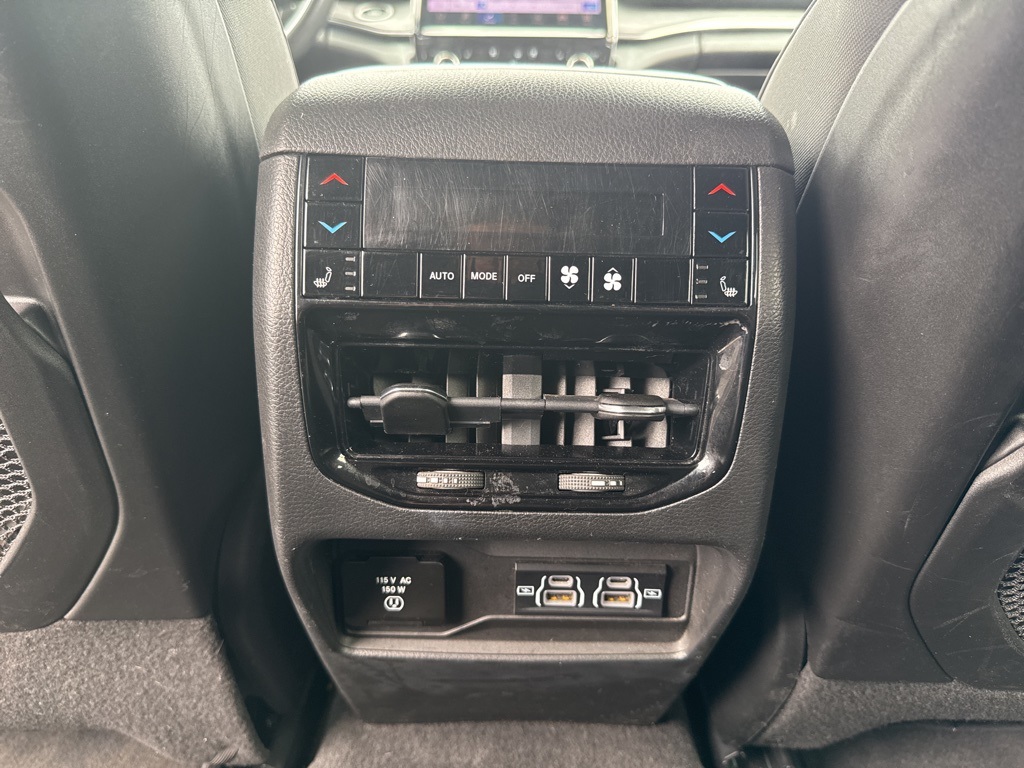 2022 Jeep Grand Cherokee Overland photo 18
