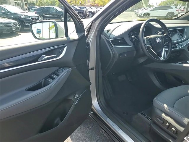 2023 Buick Enclave Essence photo 12