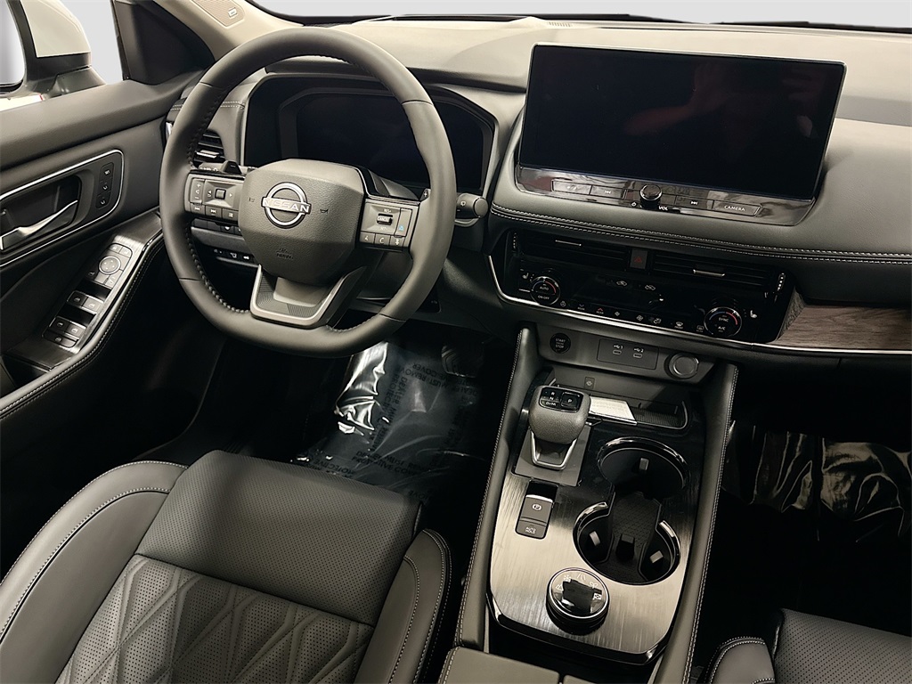 2026 Nissan Rogue Platinum photo 5