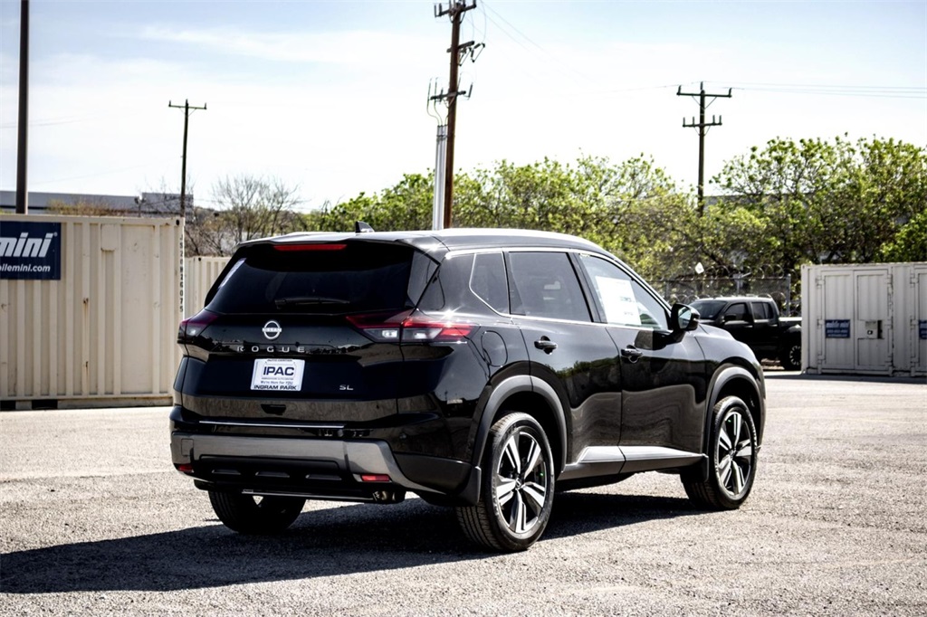 2025 Nissan Rogue SL photo 4