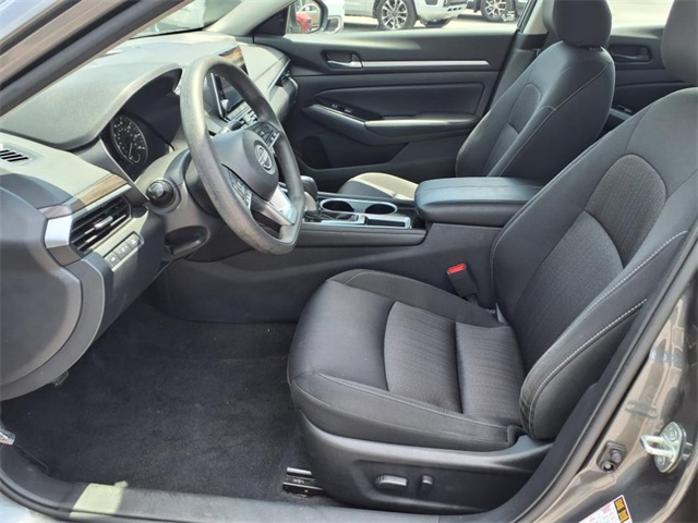 2023 Nissan Altima 2.5 SV photo 7