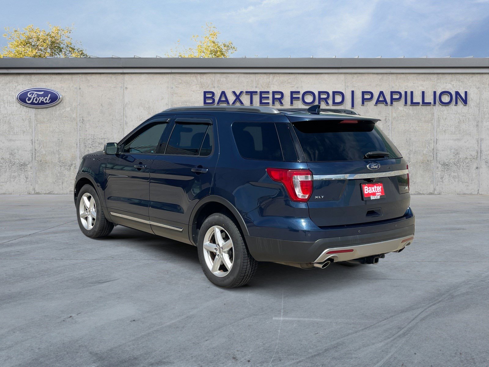2016 Ford Explorer XLT photo 3