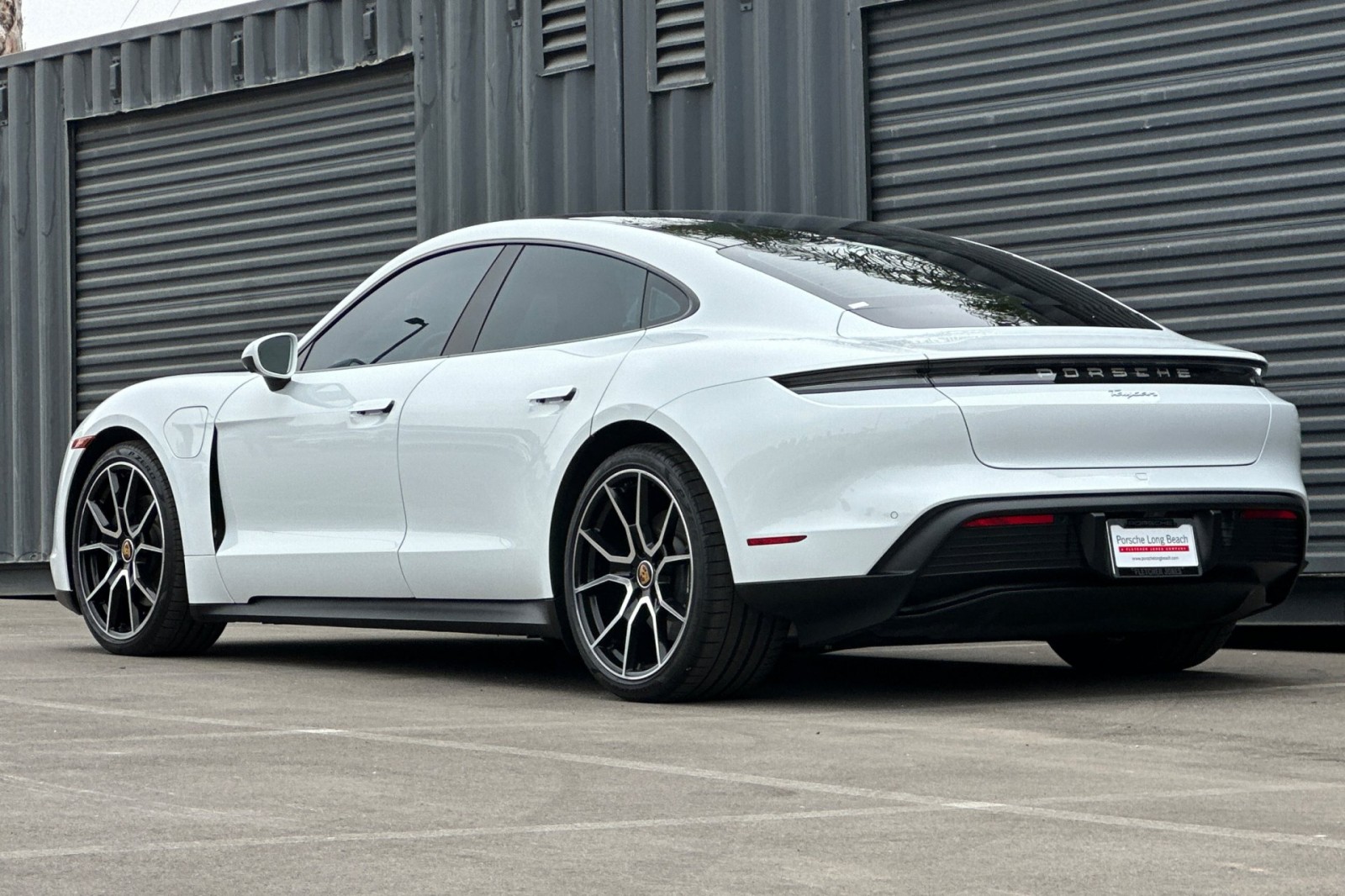 2023 Porsche Taycan photo 4