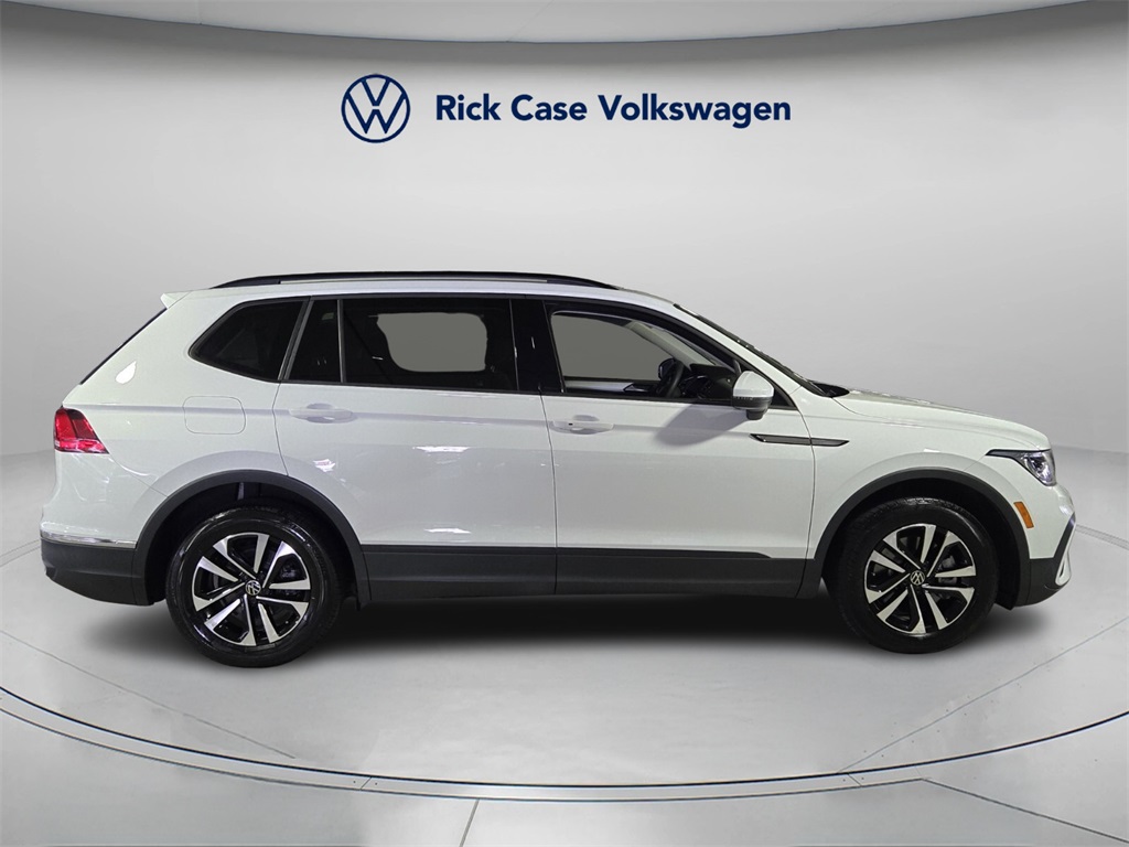 2023 Volkswagen Tiguan S photo 2