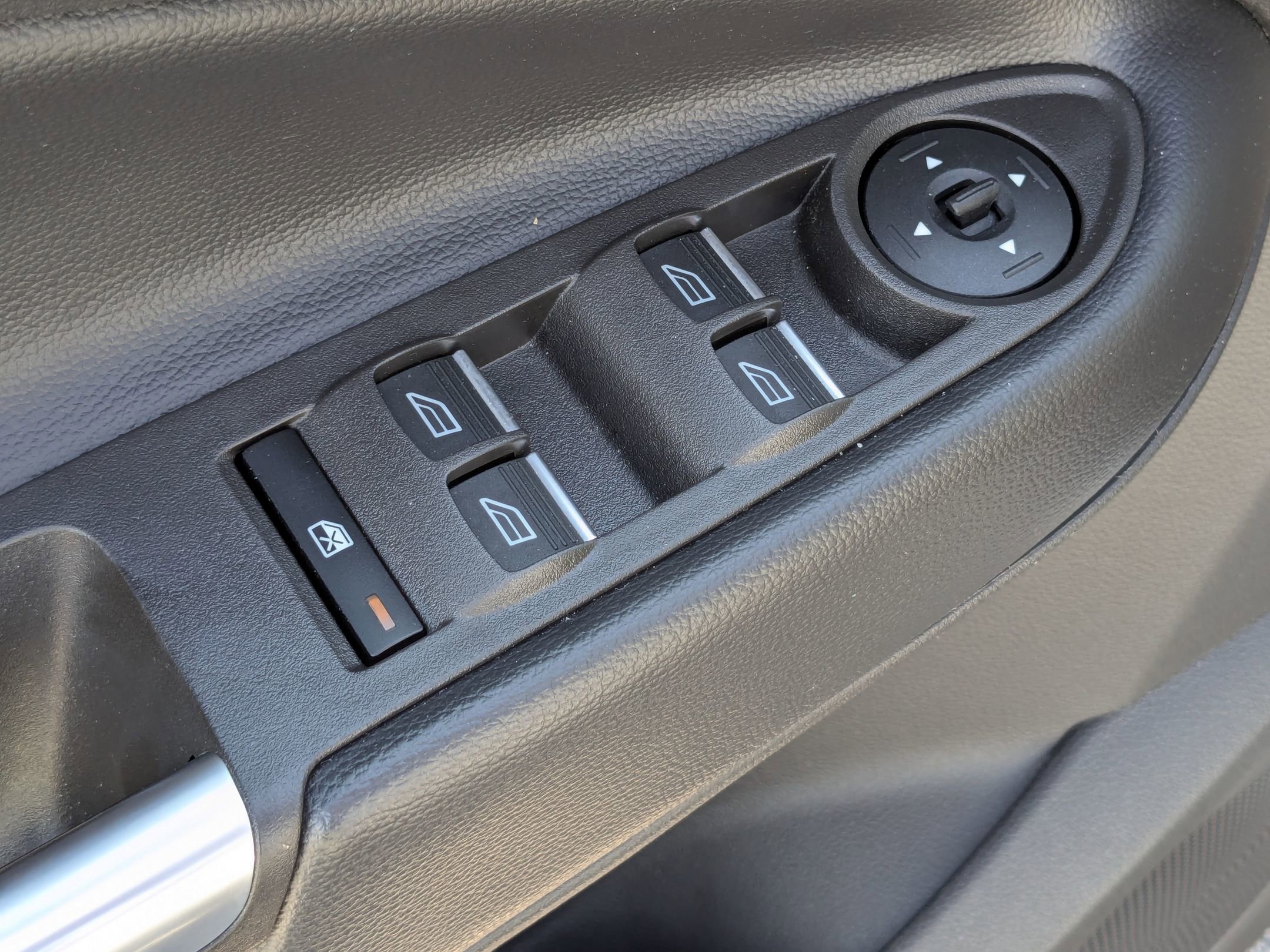 2019 Ford Escape SEL photo 13