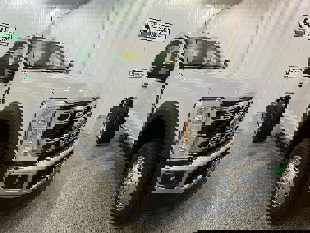 2025 Ford F-550 Super Duty Chassis Cab XL's photo