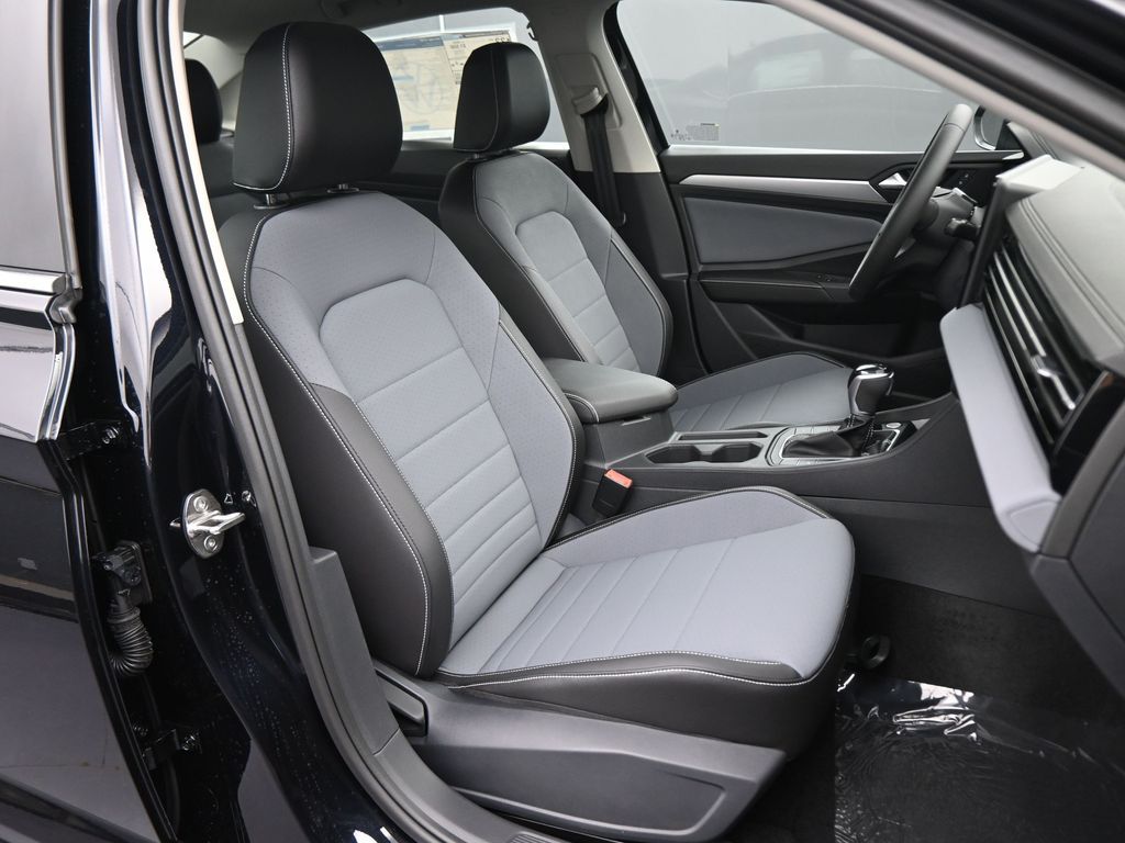 2025 Volkswagen Jetta 1.5T SE photo 44