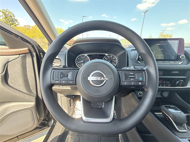 2023 Nissan Rogue SV photo 14