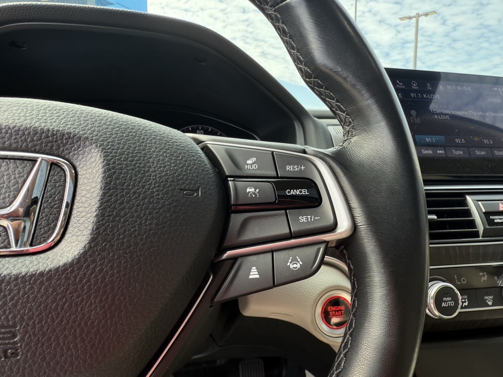 2021 Honda Accord Touring 2.0T photo 12
