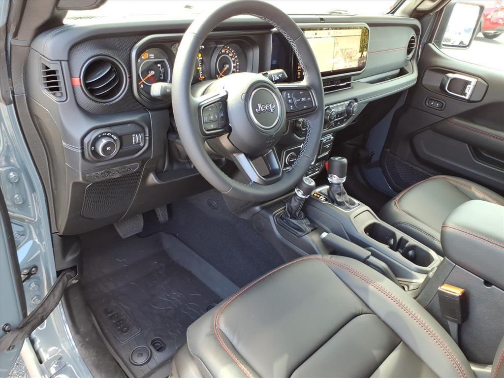 2025 Jeep Wrangler Rubicon X photo 4