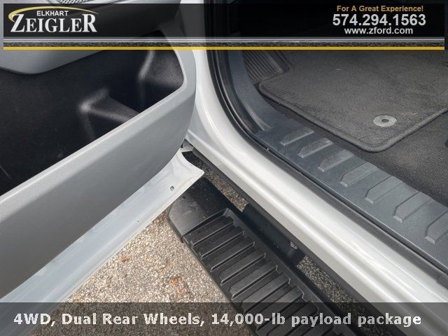 2024 Ford F-350 XLT photo 28