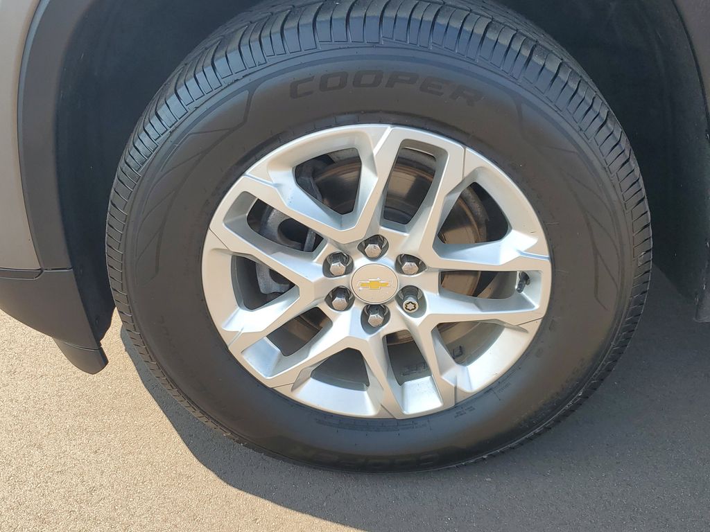 2020 Chevrolet Traverse LS photo 5