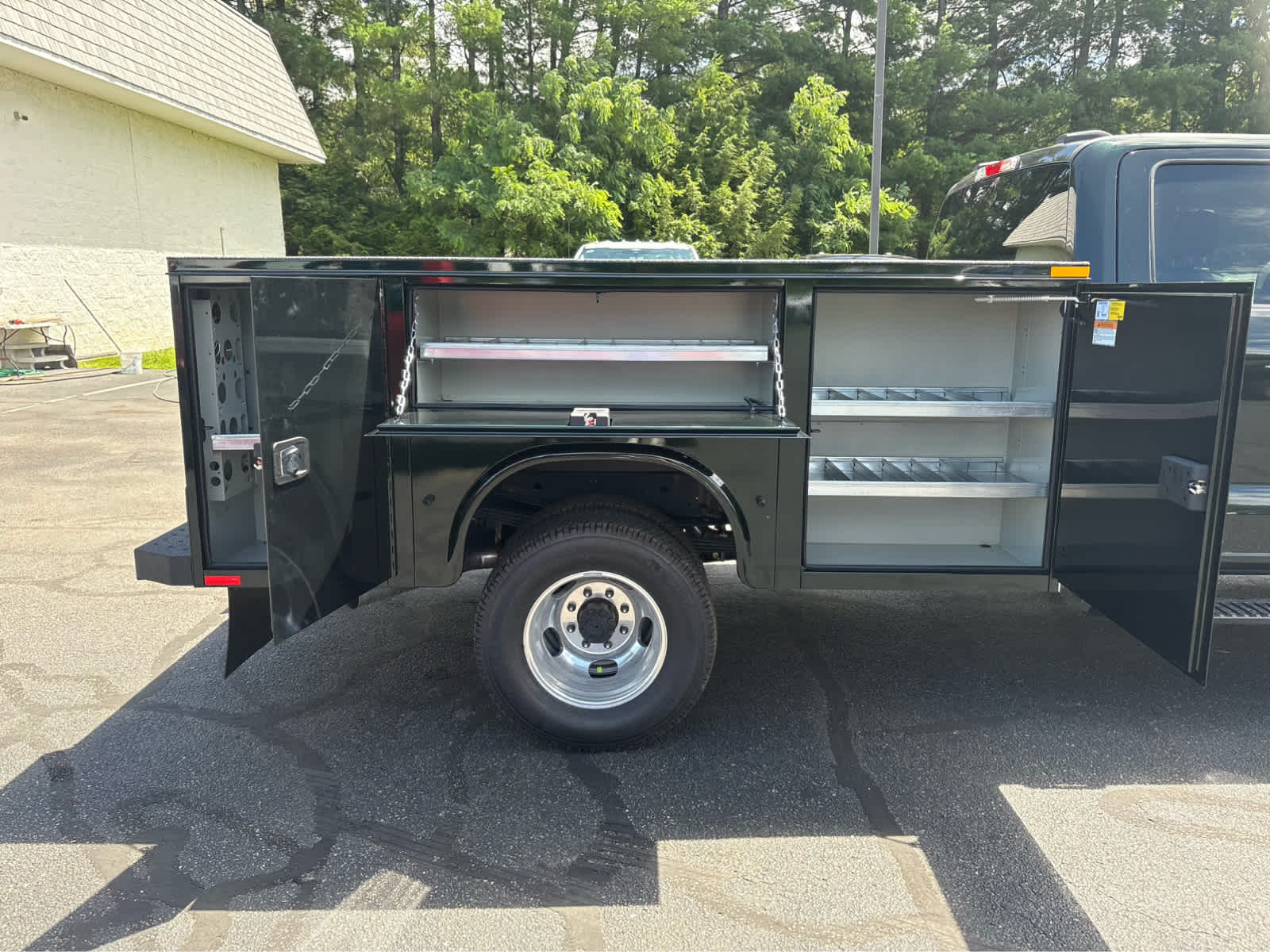 2025 Ford F-350 Super Duty Chassis Cab XLT - Photo 20