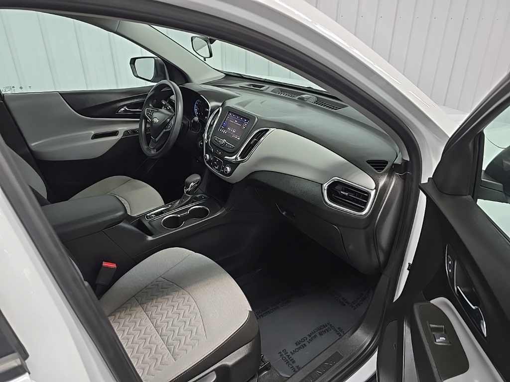 2022 Chevrolet Equinox LS photo 15