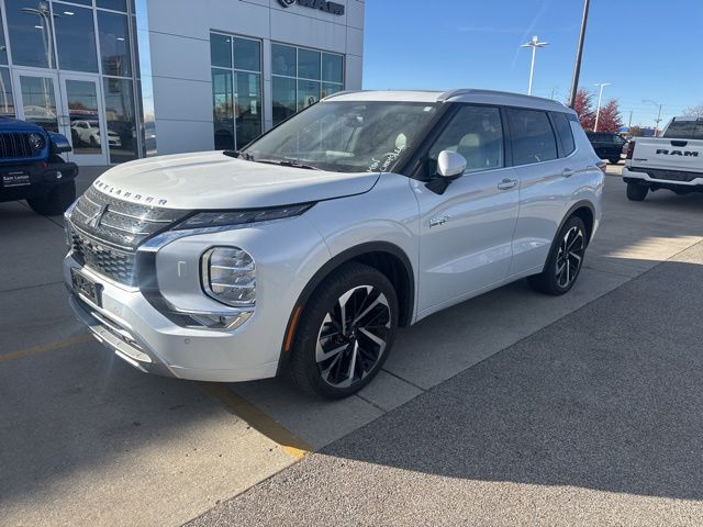 2023 Mitsubishi Outlander PHEV SEL photo 2