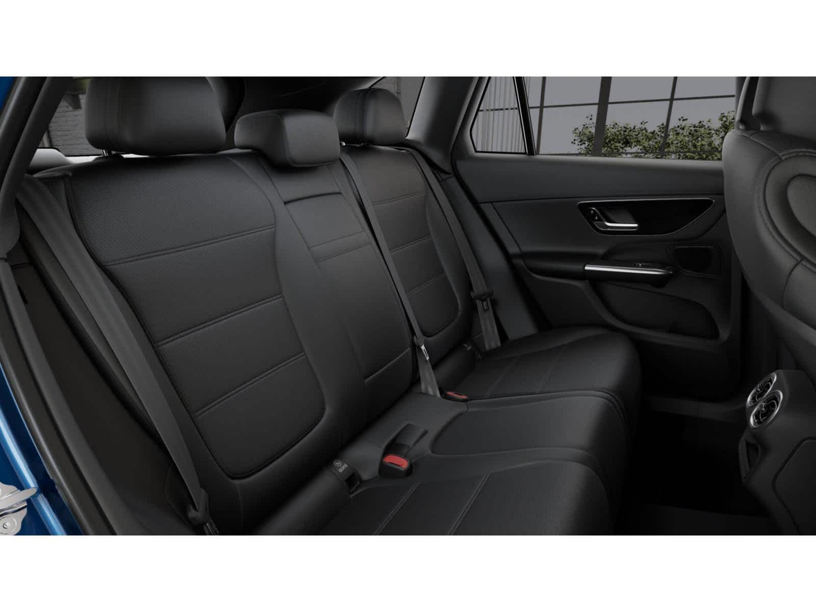 2025 Mercedes Benz GLC 300 photo 4