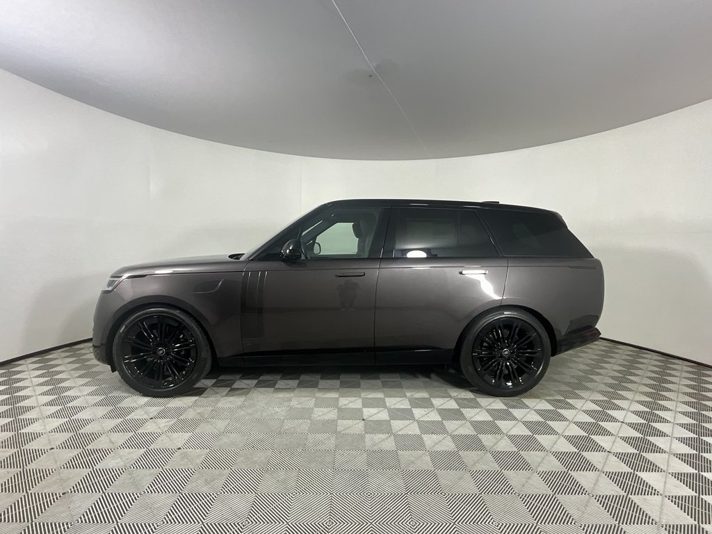 2025 Land Rover Range Rover SE photo 2