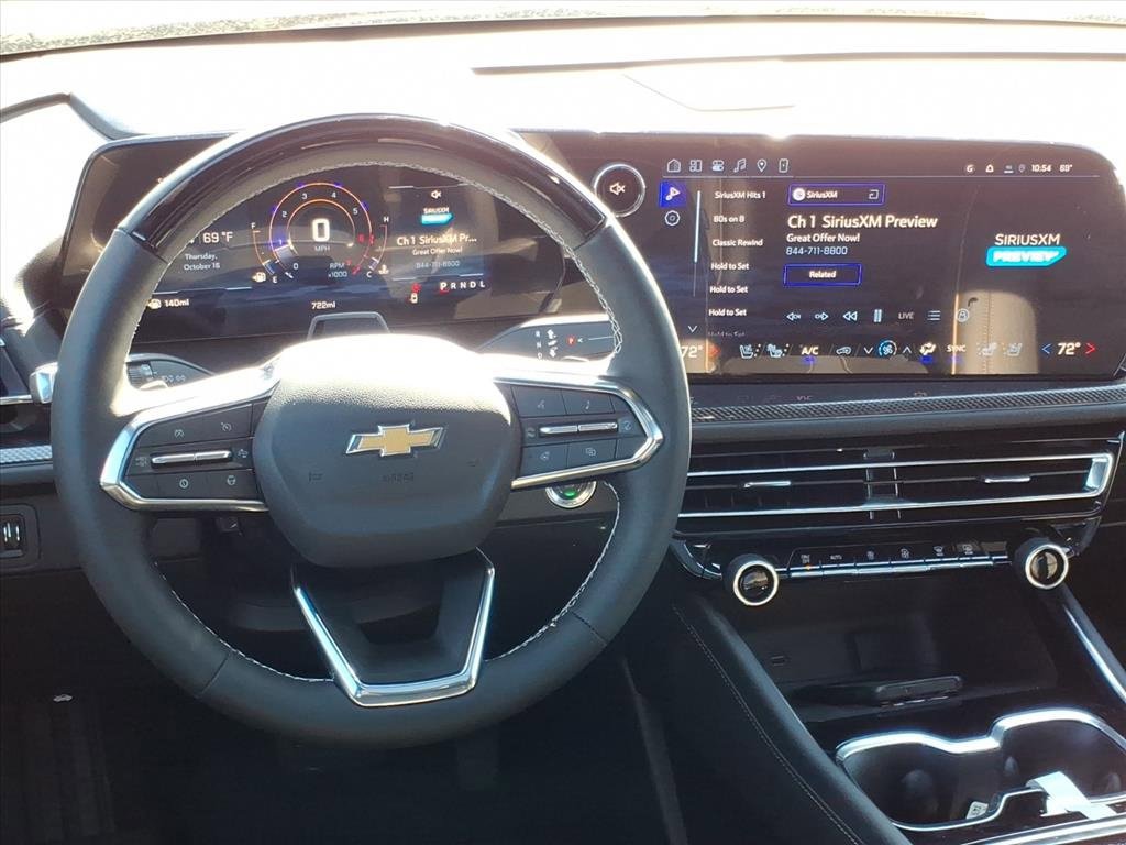 2026 Chevrolet Traverse High Country photo 2