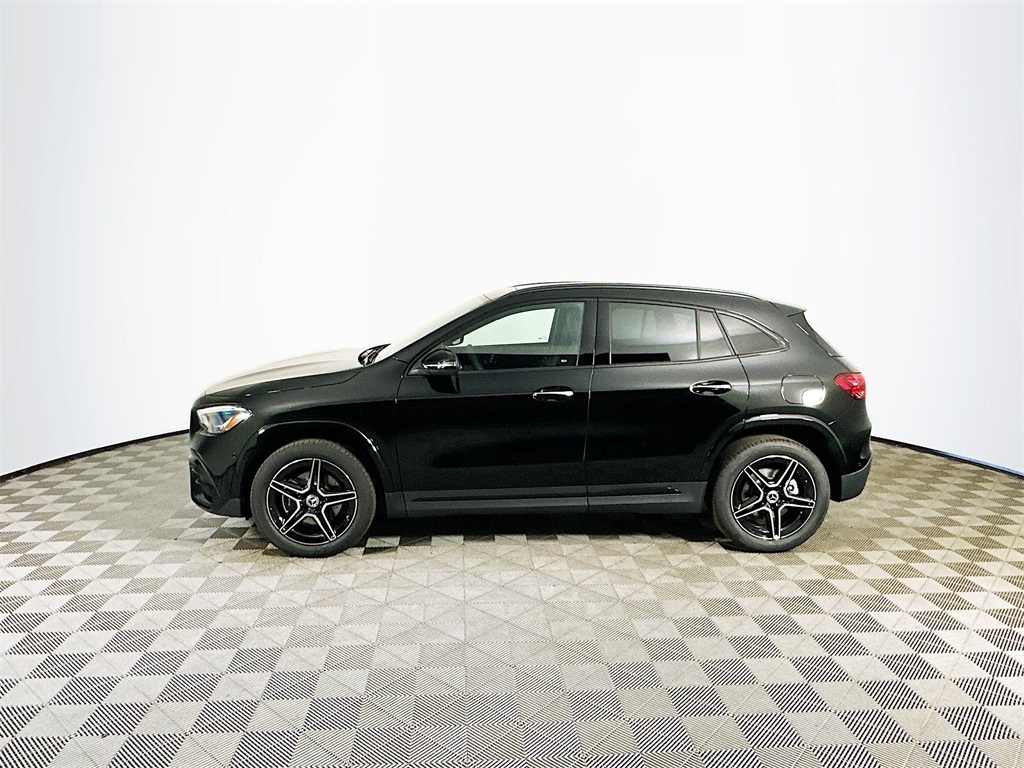 2026 Mercedes Benz GLA 250 4MATIC photo 3
