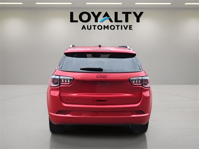 2023 Jeep Compass Limited photo 3