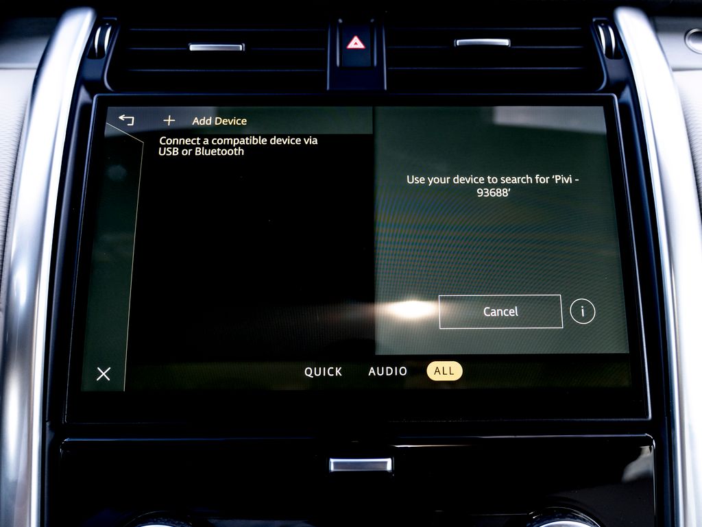 2024 Land Rover Discovery SE photo 28