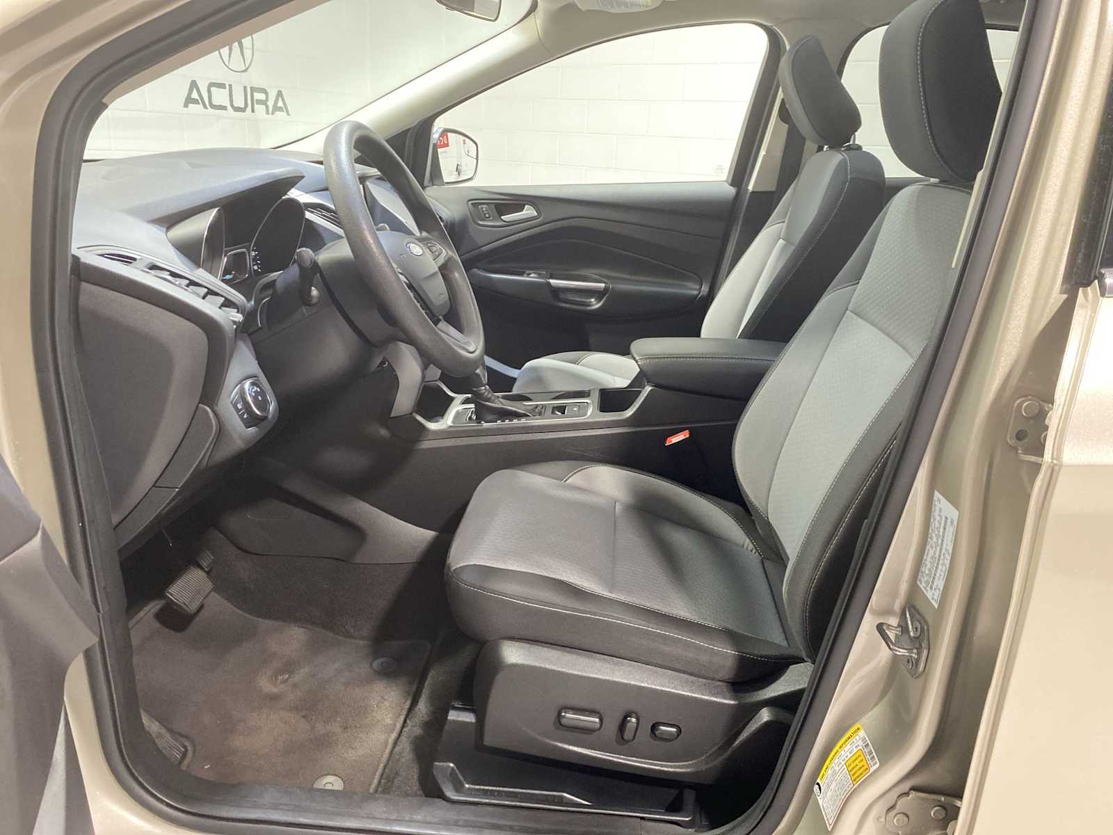 2018 Ford Escape SE photo 2