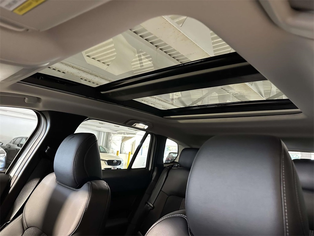 2025 Mazda CX-50 2.5 S Premium photo 4