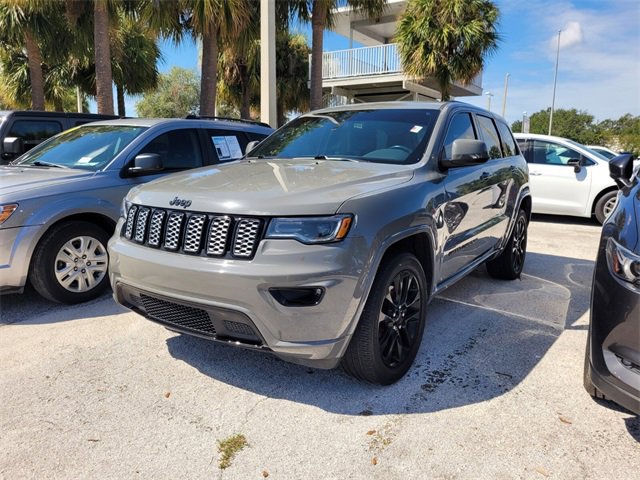 2021 Jeep Grand Cherokee Laredo photo 2