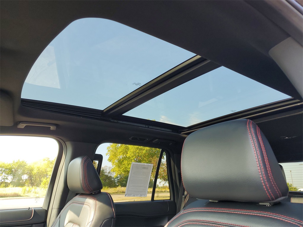 2022 Ford Expedition Limited photo 3